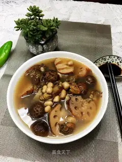 Bones, peanut soup