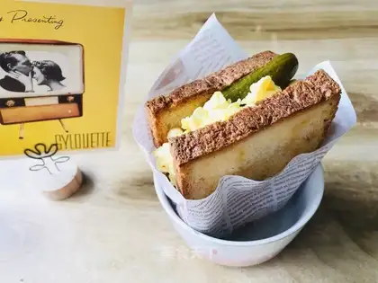 Egg acid cucumber sandwich