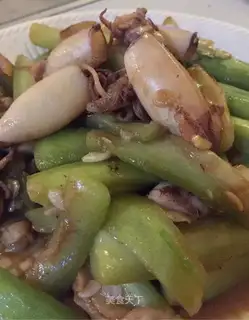 Smelting little squid