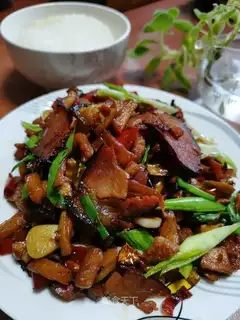 Rhodish and gravy