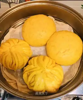 Pumpkin buns