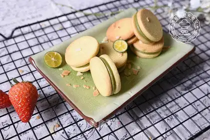 Tea-crackers