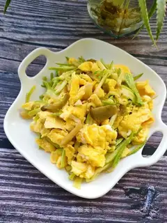 Squeeze and make eggs