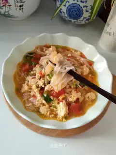 Squeeze tomato noodles