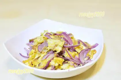 Squeeze onions