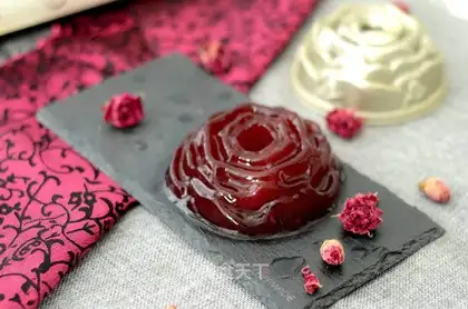 Rose strawberry jelly