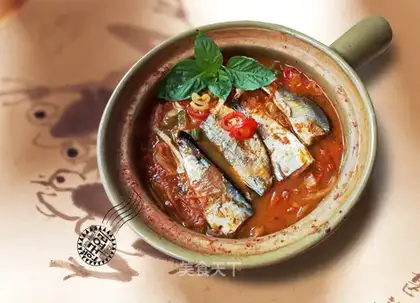 Pickles, swordsword and fish pot