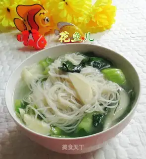 The green rice noodles