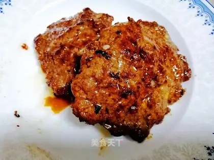 Beef pie sandwich