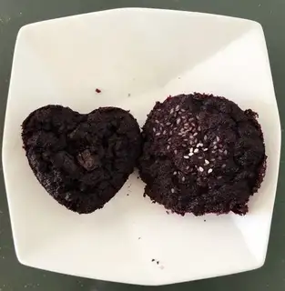 Black rice dates