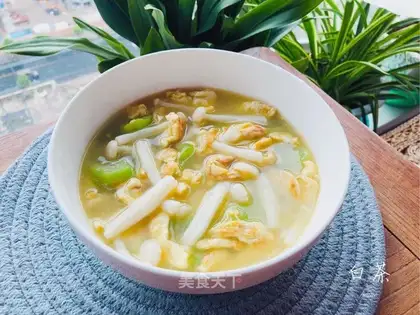 Smelt egg mushroom soup