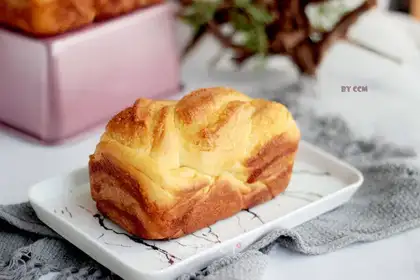 Milky coconut toast