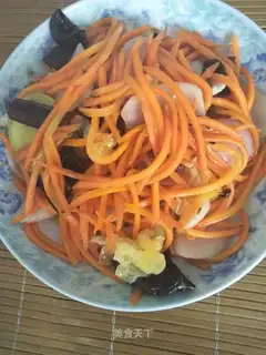 Onion fried carrots
