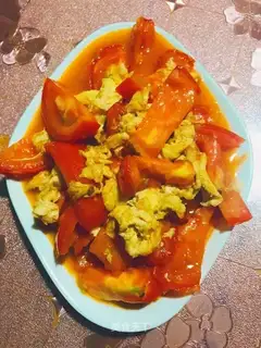 Tomato fried eggs