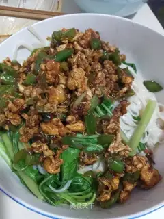 Egg sauce noodles