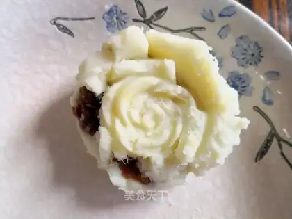 Peas and moon cakes
