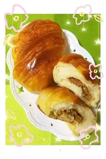 Meat and cheese bread