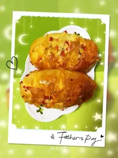 Chinese ham and sausage cheese bread