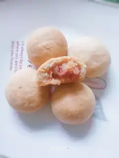 Rose Cloud Leg Mooncake