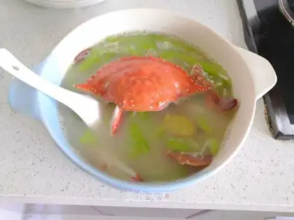 Crab melon soup