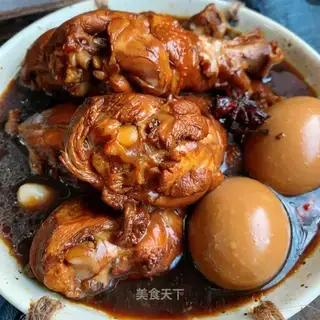 A pair of chicken legs and eggs