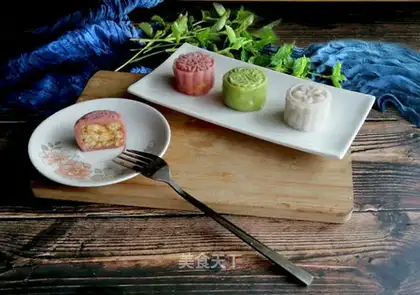 Sakima ice-cream mooncake