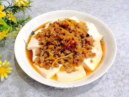 Squeeze meat and tofu