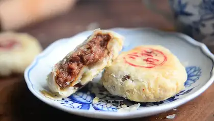 Fresh meat mooncake