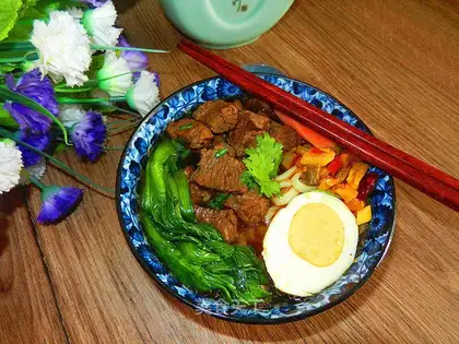 Red beef noodles