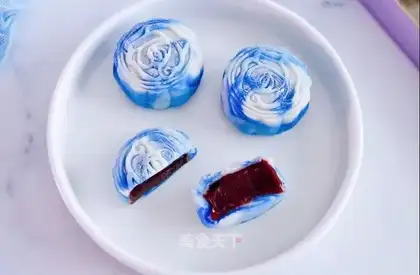 Porcelain ice cake