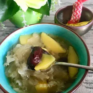 Silver walnut soup