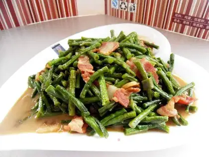 Bacon beans