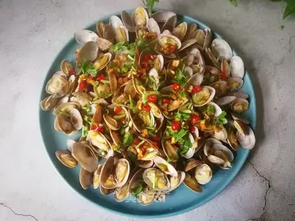 Soy flower clams