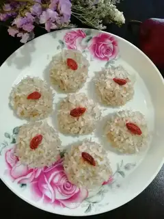 Pearl rice balls