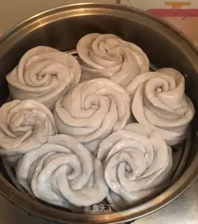 Blue rose buns
