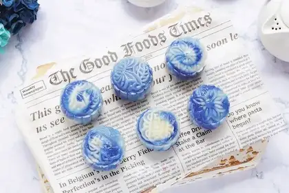 Porcelain ice cake