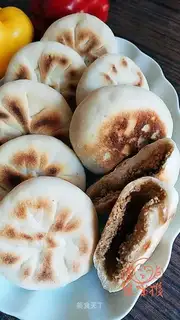 A sesame sugar mooncake