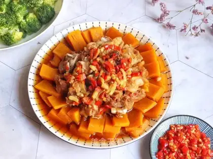 Pumpkin steamed chicken legs