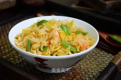 ♪ Taser shrimp egg fried rice ♪