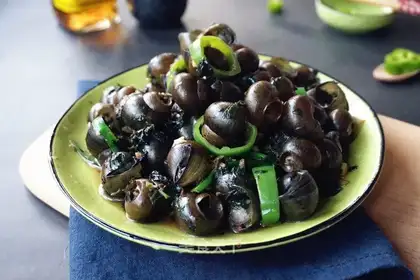 ♪ Sour snails ♪