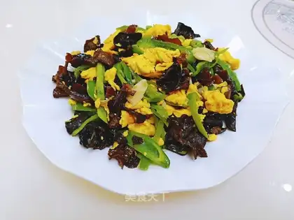 Pyramids for eggs