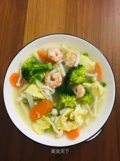 Cream of broccoli mushroom shrimp soup