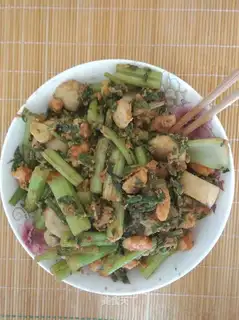 Celery curry shrimp