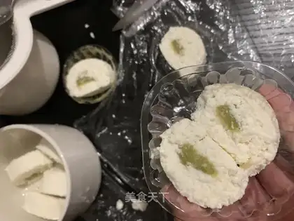 Old cheese rolls