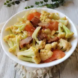 Sour tomatoes and cut flowers