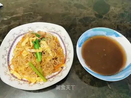 Three pieces of rice powder