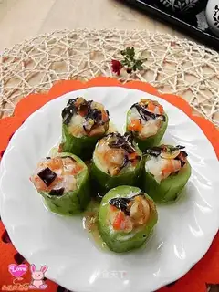 Shrimp and cucumber cup
