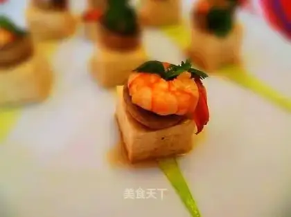 Stewed tofu with fresh mushrooms