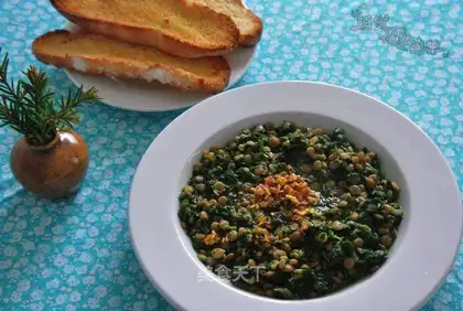 Spinach and bean porridge