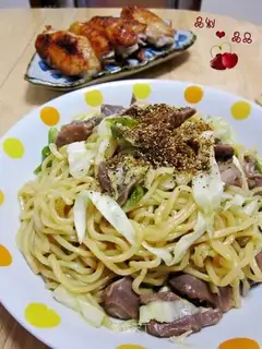 Fried noodles with fragrant chicken gizzards